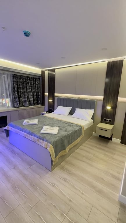 Meros Hotel (20Km Away From Istanbul)