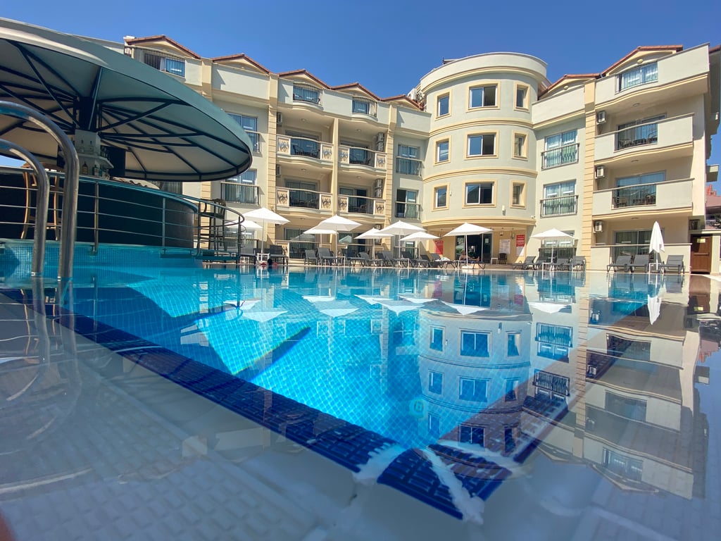 Club Karakas Apart