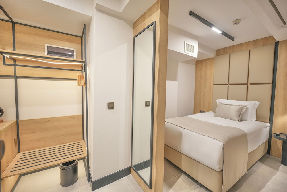 Aylin Hotel