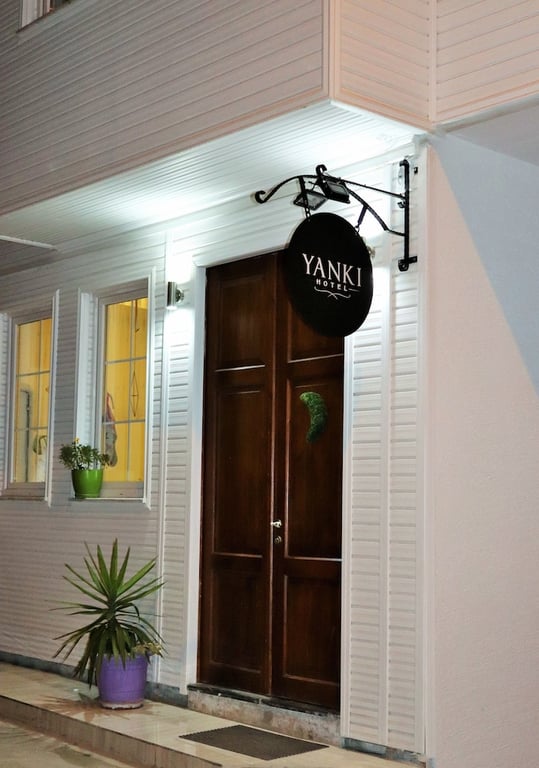 Yanki Hotel