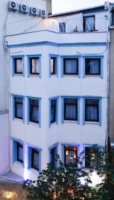 Lancelot Hotel