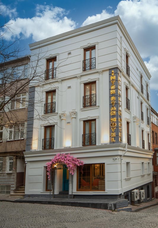 Interstar Hotel