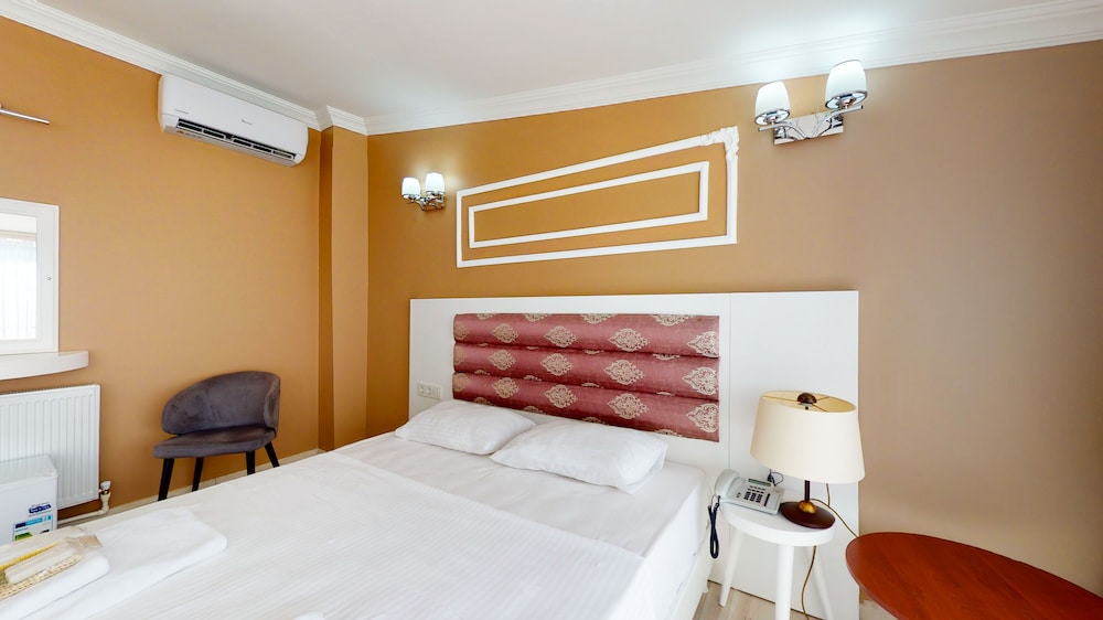 The Wolf Hotel