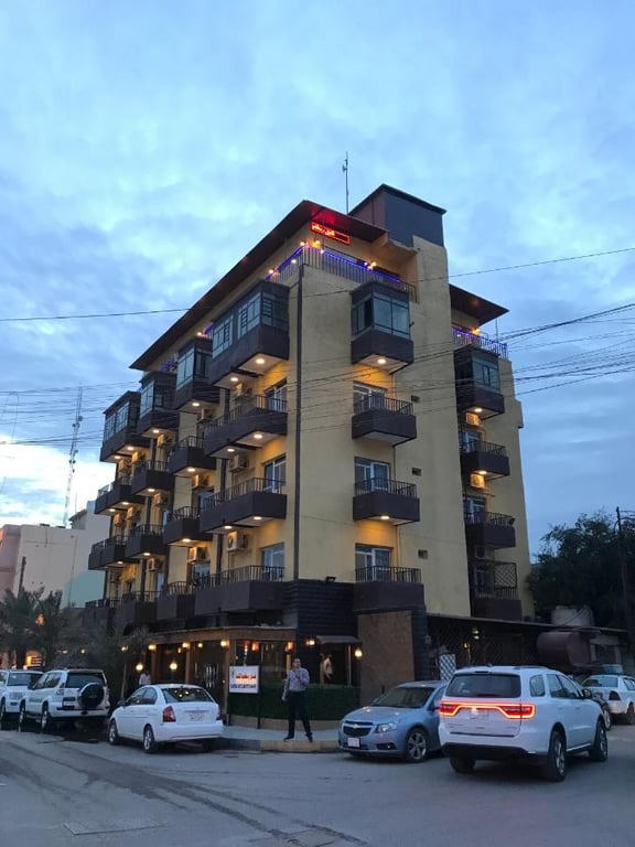 Castle Hotel & Restaurant