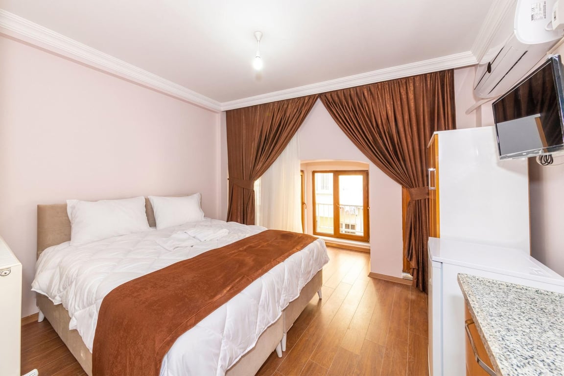 Tavra Hotel