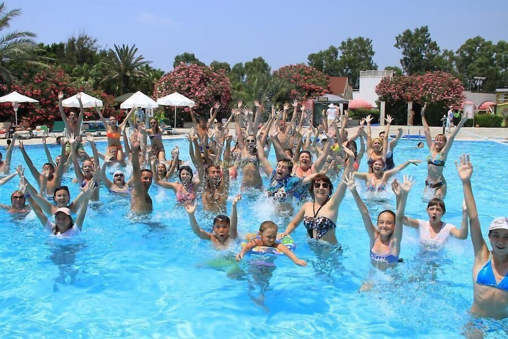 Green Max Hotel (35 Km Away From Antalya)
