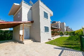 Paradise Town Villa Cordelia