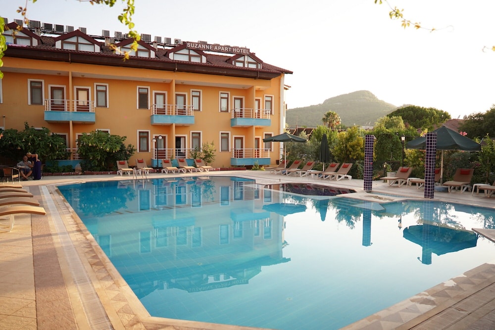 Suzanne Hotel