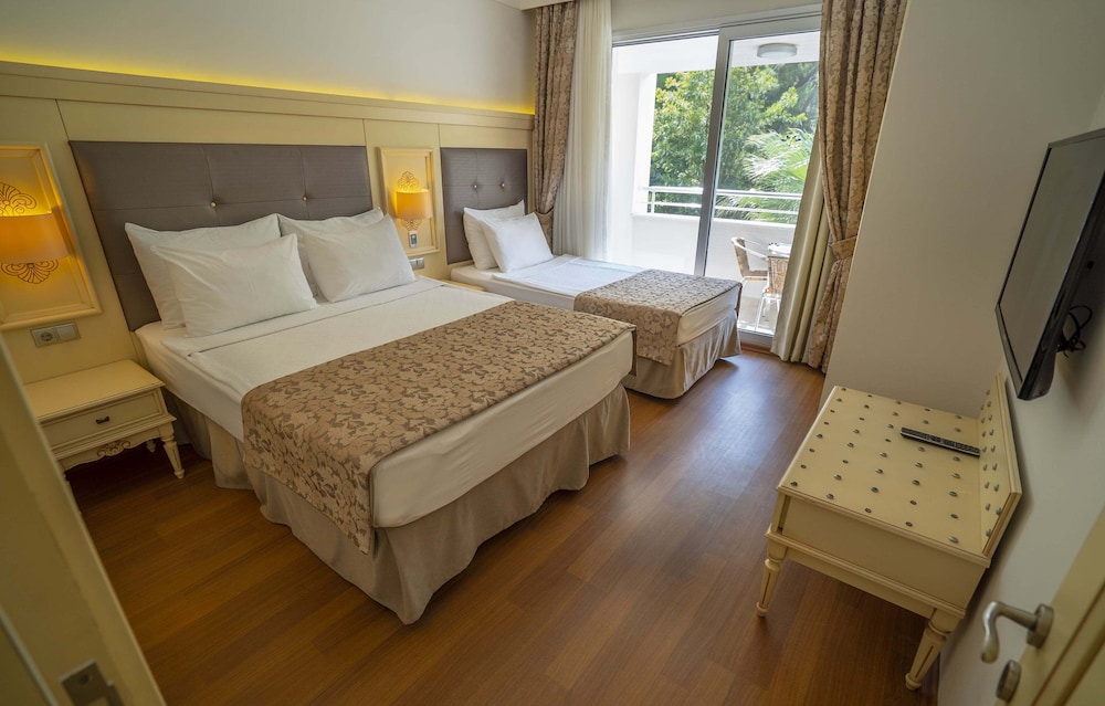 Turunc Resort Hotel (also Known As Hotel Turunc)21km Away From Marmaris