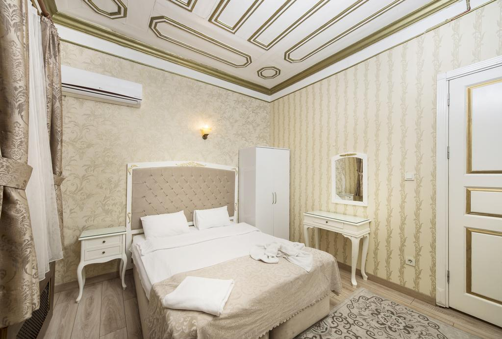 Alhambra Apart Hotel (also Known As Alhambra Residence)