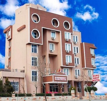 Yesilyurt Park Otel(Also Know As Burc Best Hotel)(41Km Away From Tekirdag)