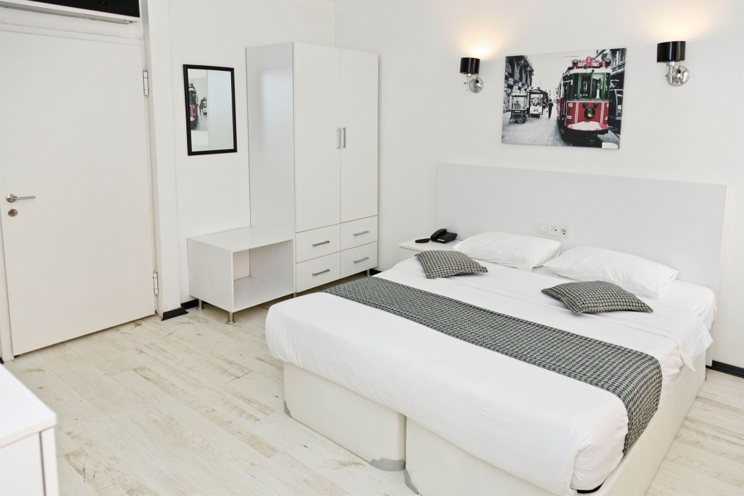 Royal Pera Taksim (Also Known As Metro Suites Taksim/Hot Suites Taksim)