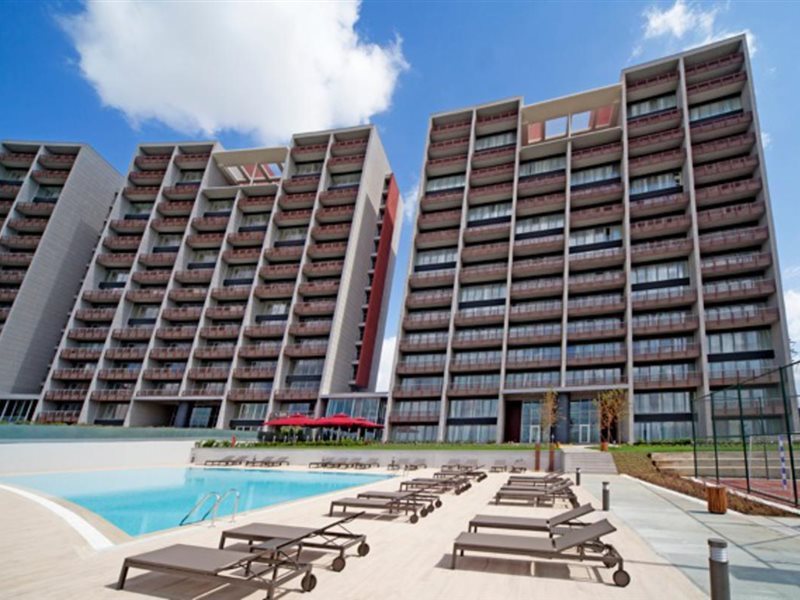 Republika Academic Buyukcekmece (37Km Away From Istanbul)