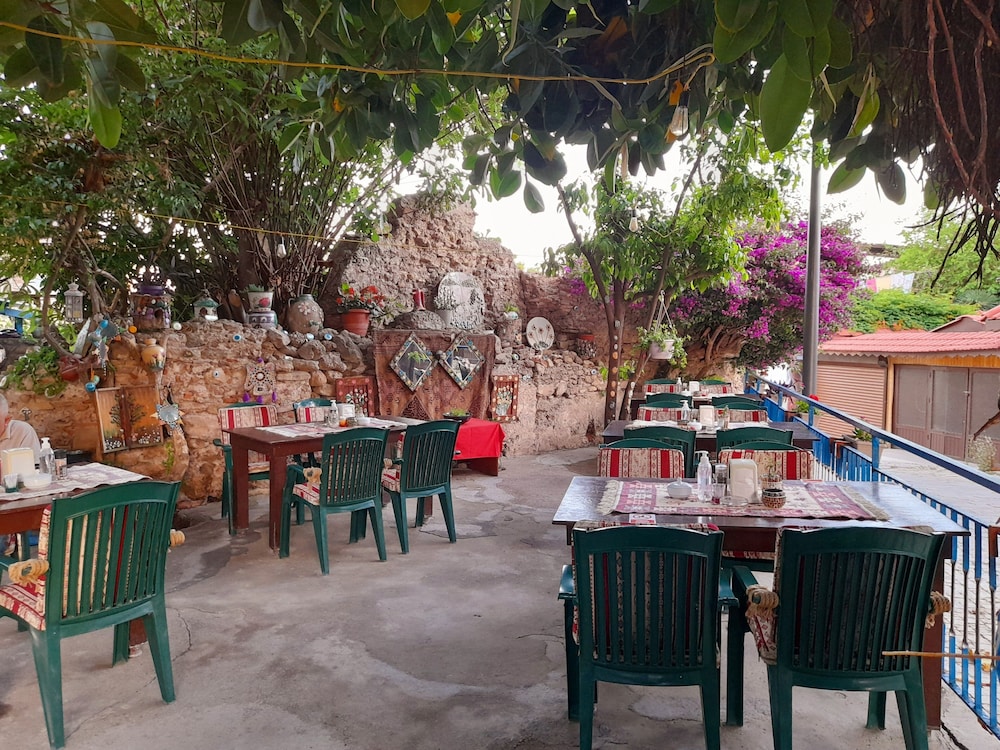 Antonios Motel (75 Km Away From Antalya)