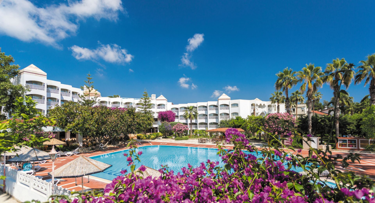 Defne Ana Hotel (72 Km Away From Antalya)