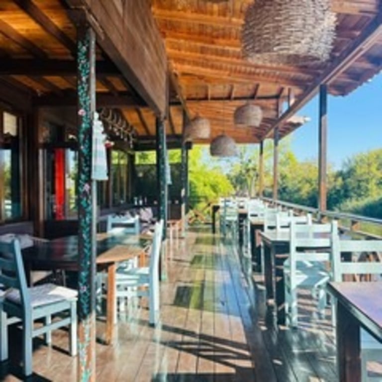 Sweet Home River Hotel