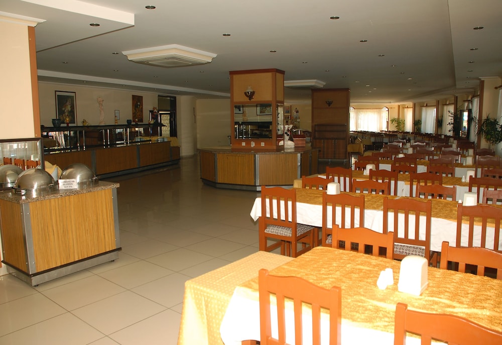 Doris Aytur Hotel (135km Away From Antalya)