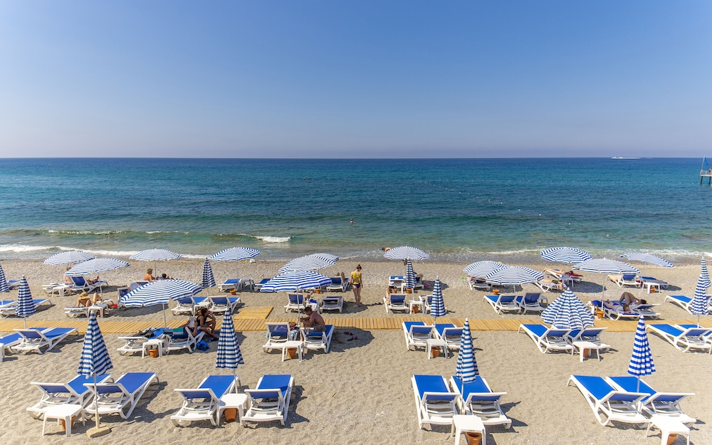Relax Beach Hotel