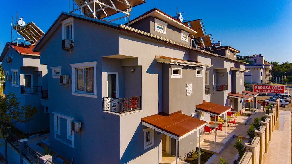 Belek Akropolis Medusa Otel (42km Away From Antalya)