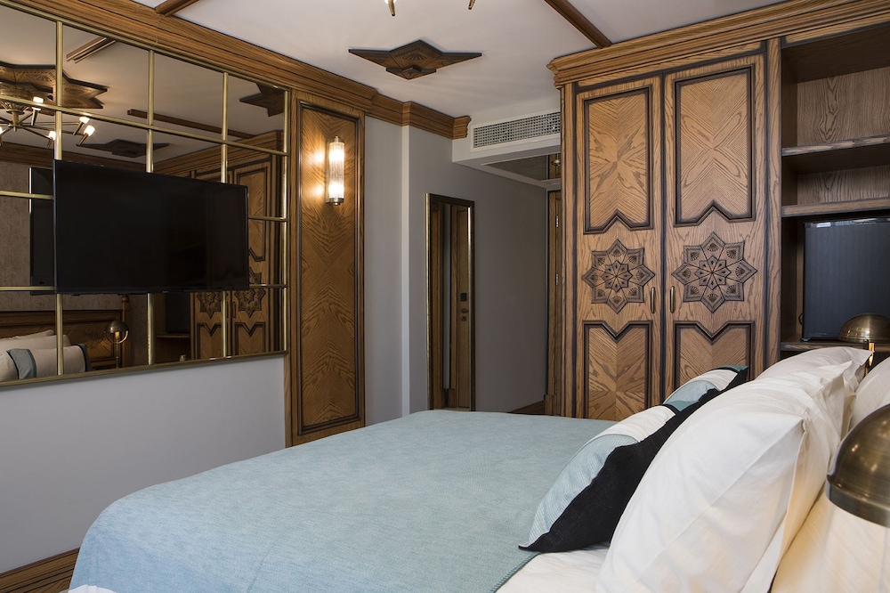 Gokturk Otel (the Front Desk Is Open Daily From 7:30 Am 11:00 Pm)