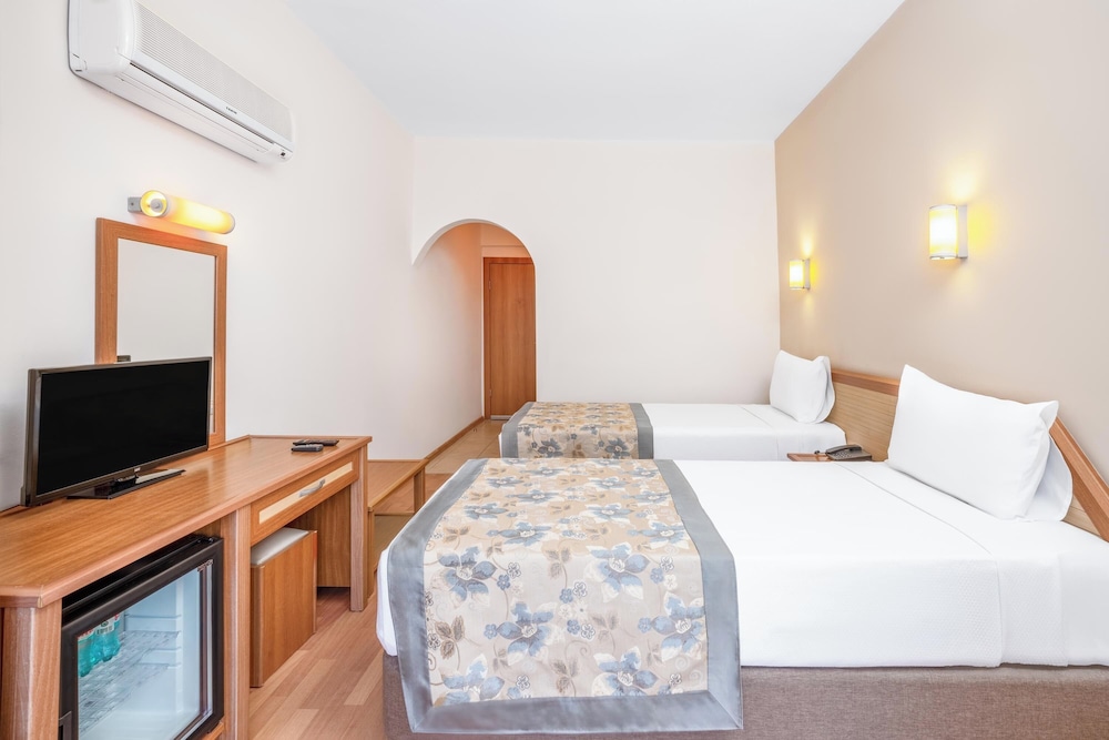 Villa Sunflower Beach Hotel (Also Known As Kaia Coracesium)