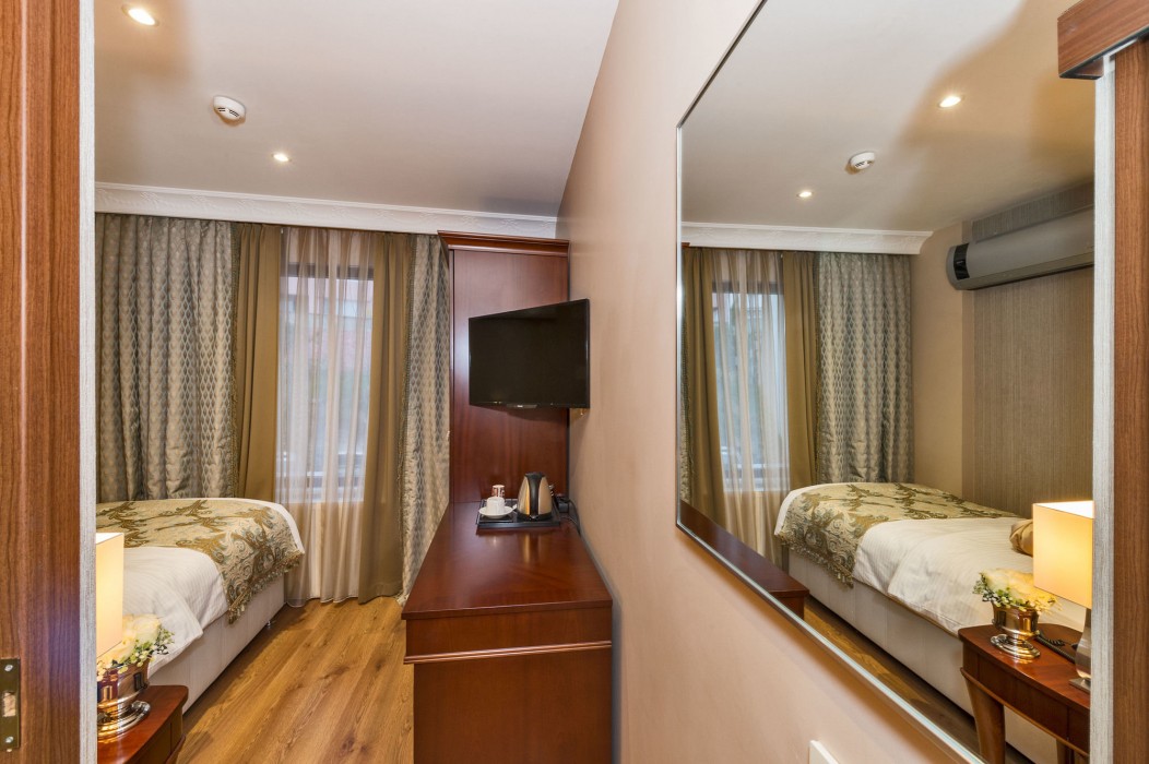 Four Doors Hotel