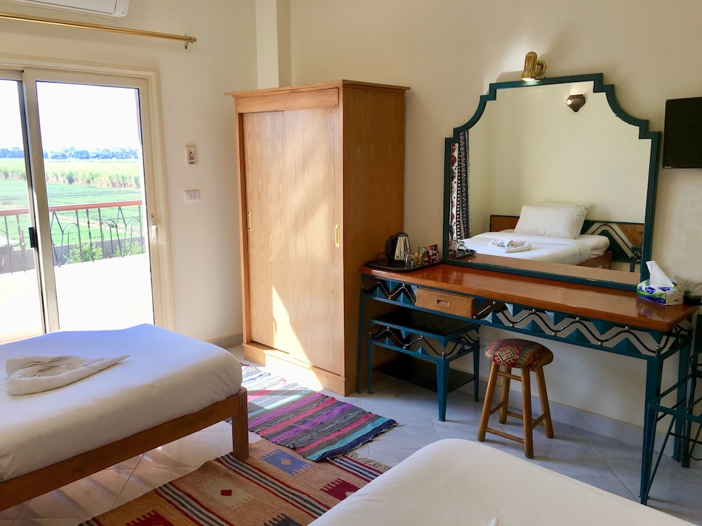New Memnon Hotel