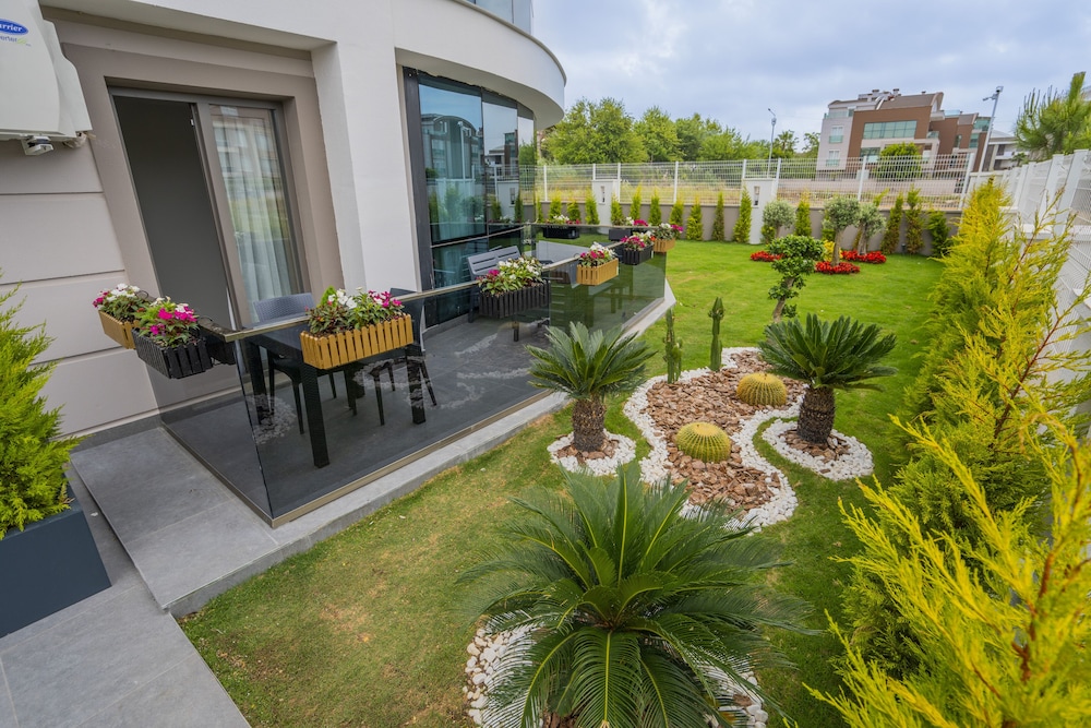 Lara Marine Homes