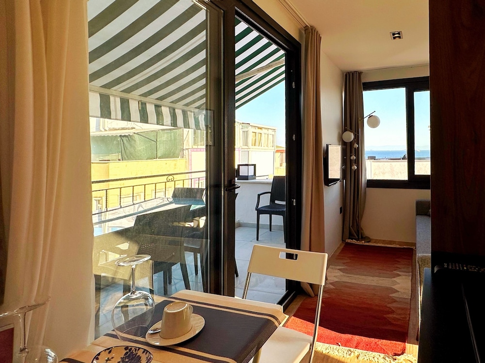 Sultan Pier Hotel