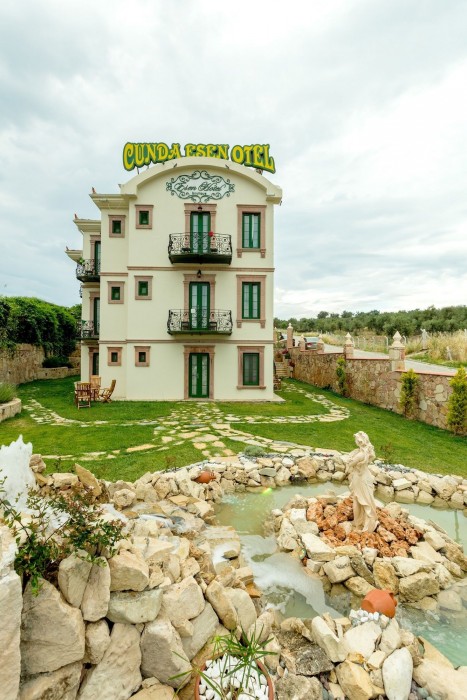 Cunda Esen Otel