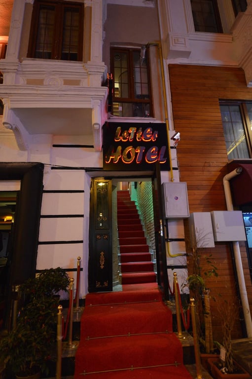 Letter Hotel