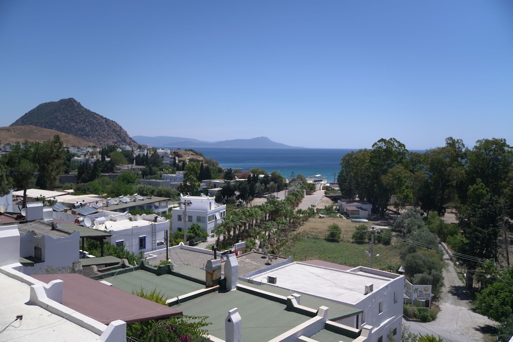 Aspat Hotel Beach Restaurant