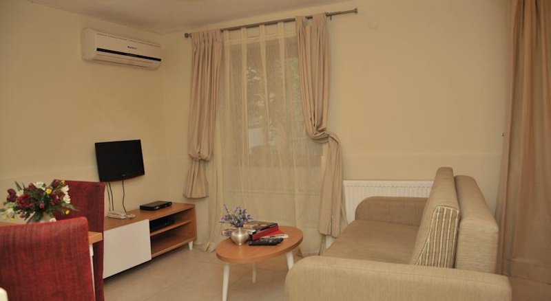 Three Apples Residence Hotel
