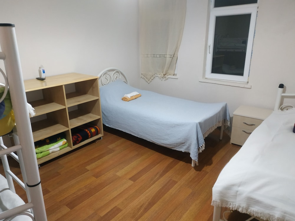 Zeytinada Pansiyon Ve Gozleme (Limited Hours Front Desk)