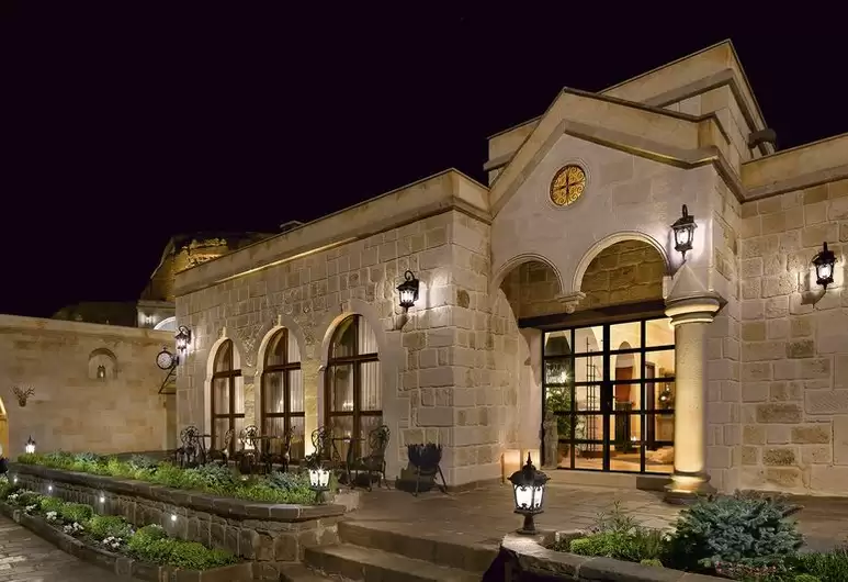 Seraphim Cave Suites And Spa (Also Known As Seraphim Cave Hotel)