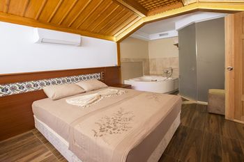 Azmakhan Deluxe Otel