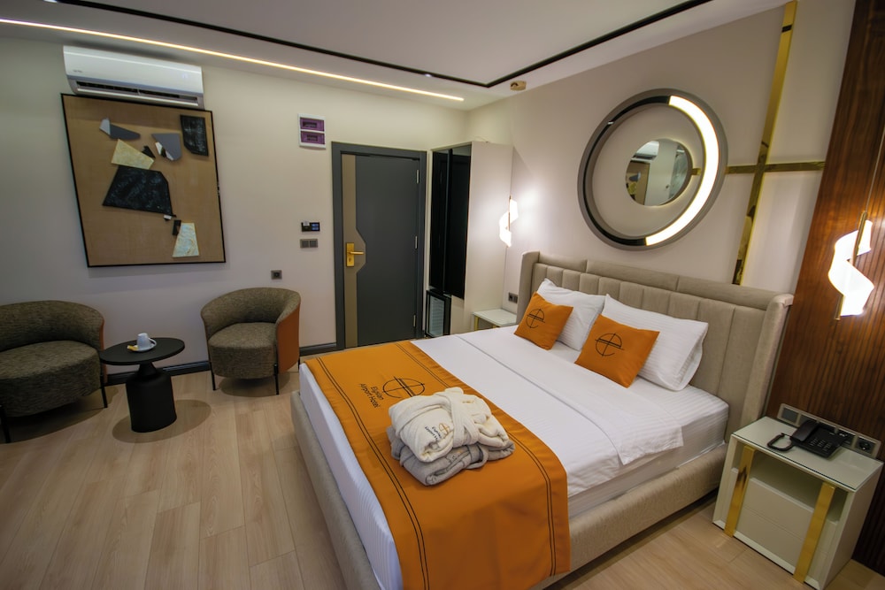Elysian Airport Hotel (40Km Away From Istanbul)