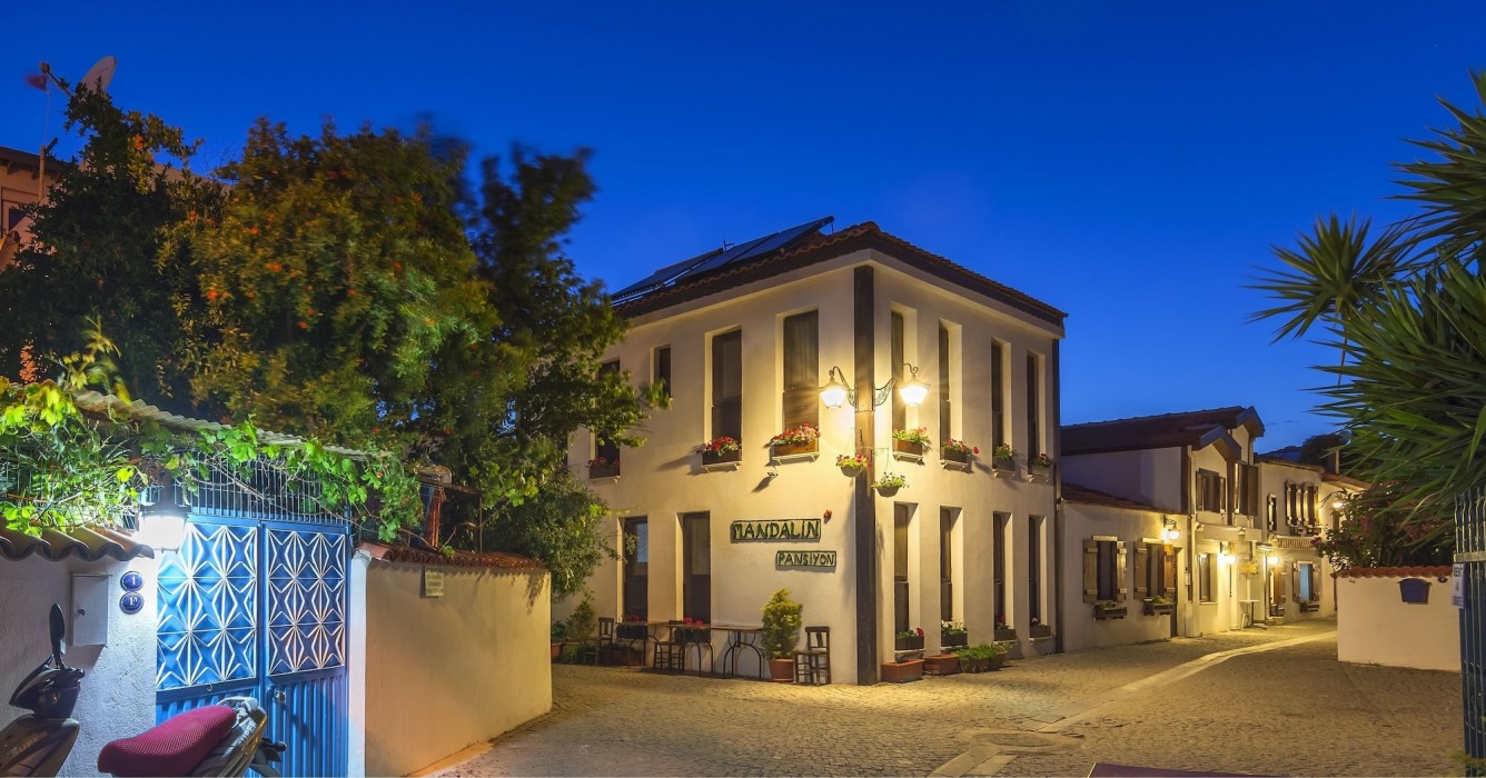 Mandalin Pansiyon (please Contact The Property In Advance)(50 Km Away From Izmir)