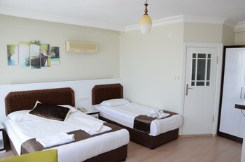 Hotel Simsek(110km Away From Antalya)