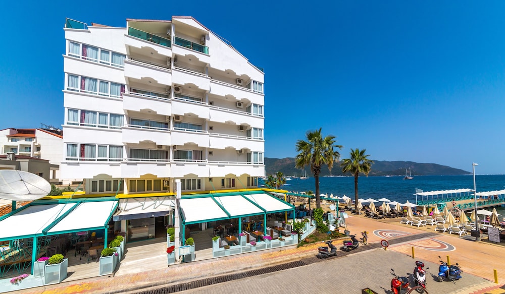 Honeymoon Beach Otel(also Known As Honeymoon Hotel)