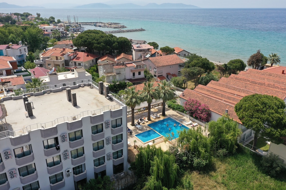 Medos Hotel(66km Away From Aydin)