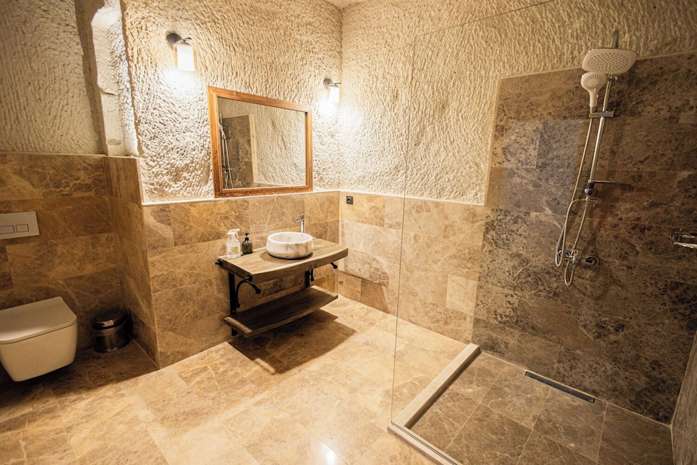 Majestic Cave House(No Front Desk Please Contact The Property 5 Days In Advance)