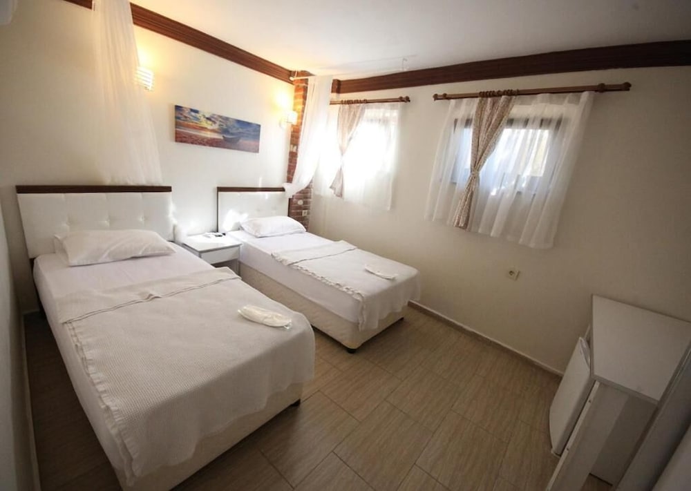 Destina Suit Hotel