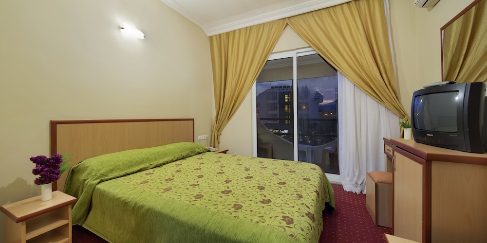 Larissa Inn