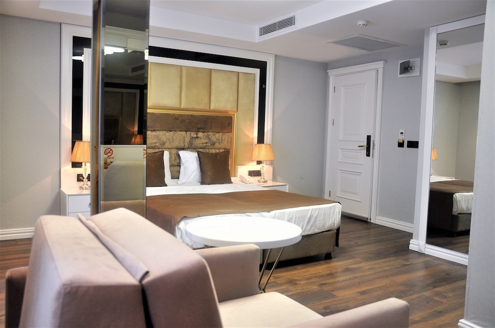 Pell Palace Hotel And Spa
