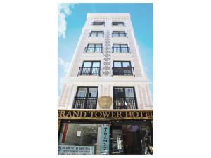 Grand Rue Hotel
