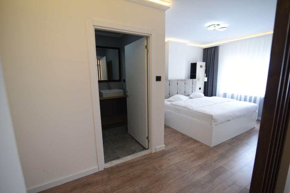 Golden Life Suite