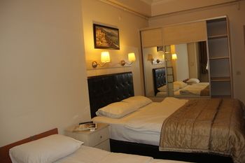 Taksim House Suites ( There Is No Front Desk At This Property)