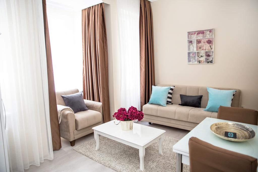 Ditto Flats (No Front Desk Need To Contact Property 7 Days In Advance)