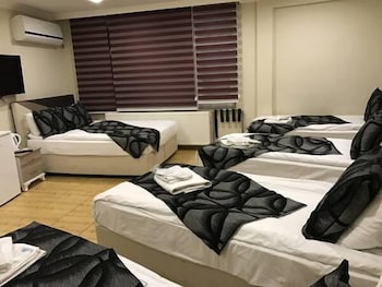 Gorur Hotel